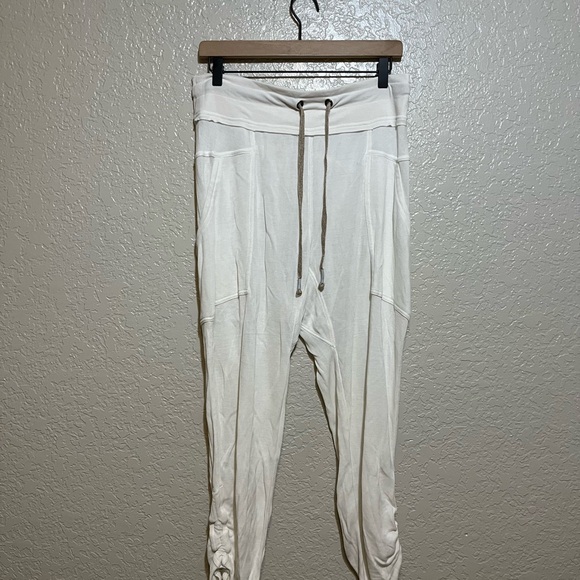 FP Movement Jogger - Picture 1 of 7